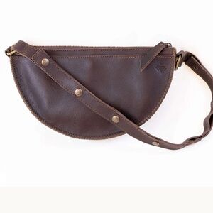 Lyons Leather Co Bee (New style)